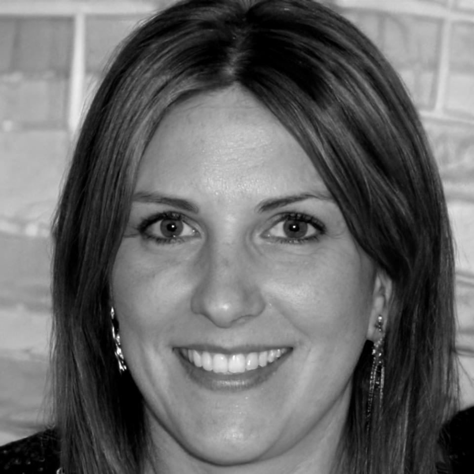 Marie-Claire Dubois, Analyste Financière Senior